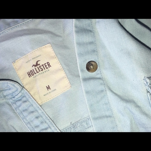 Hollister button down - Picture 4 of 4